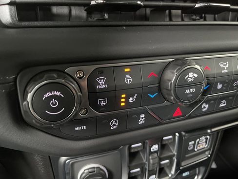 New 2026 Jeep Wrangler Unlimited Rubicon AWD/4WD image 35