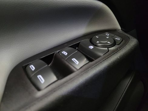 Used 2020 Chevrolet Equinox LS w/ LS Convenience Package image 27