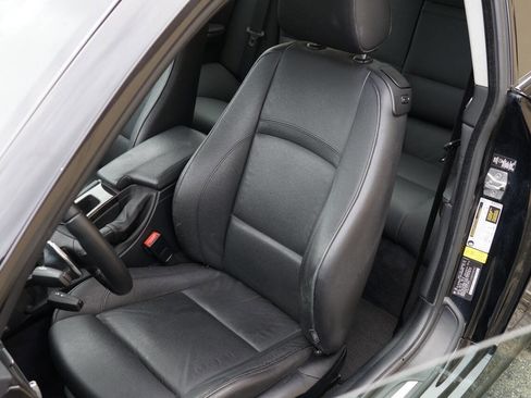 Used 2011 BMW 335i Coupe image 18