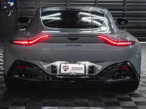 Used 2021 Aston Martin V8 Vantage Coupe image 25