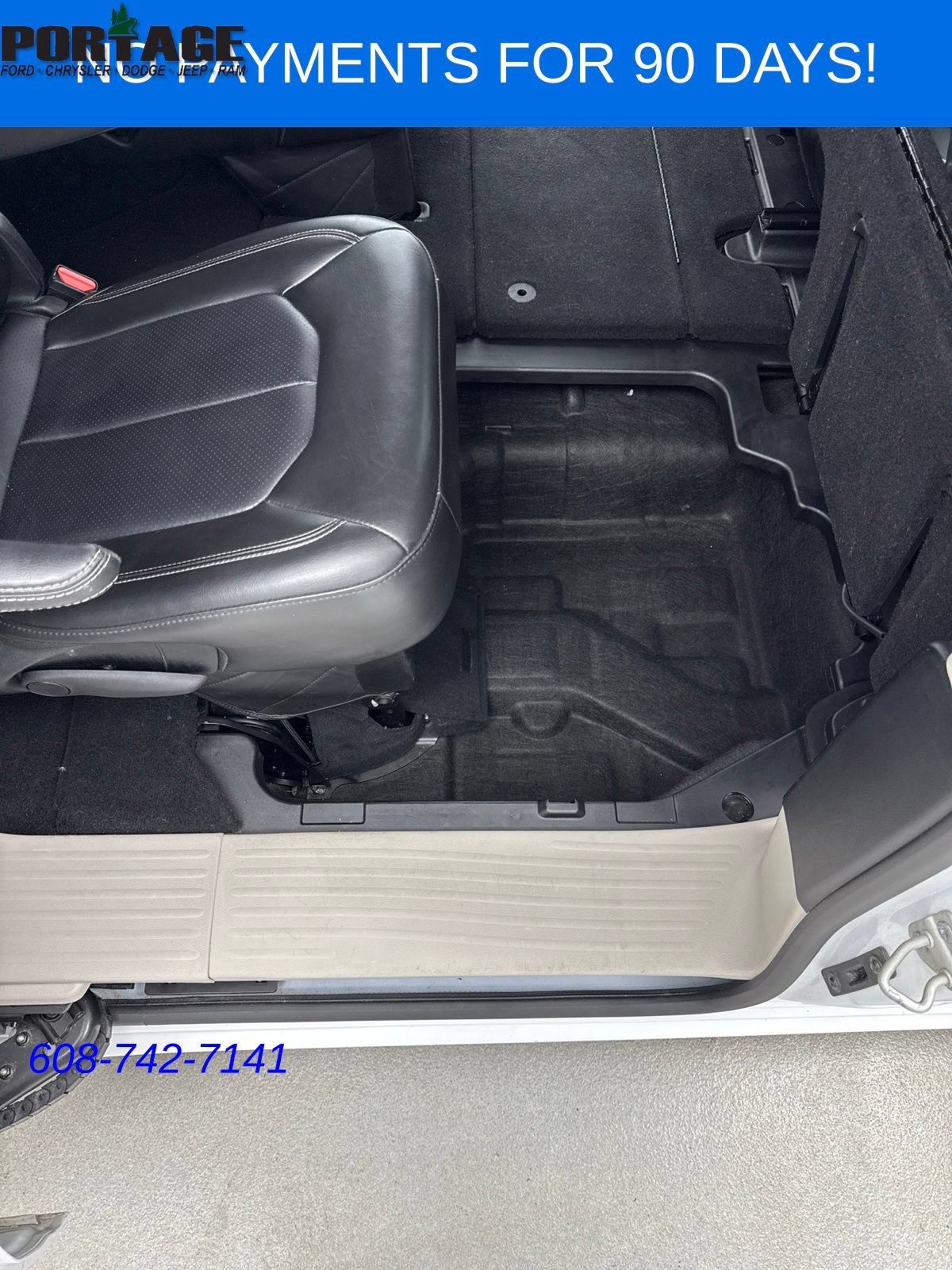 Used 2024 Chrysler Pacifica Touring-L FWD image 31