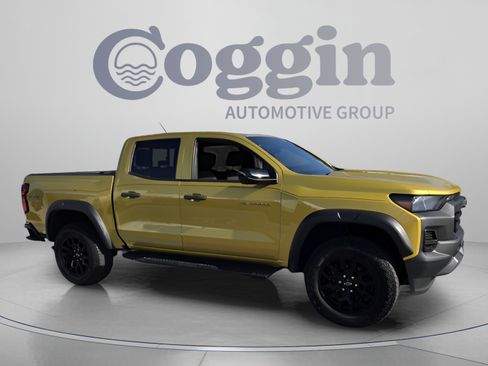 Certified 2023 Chevrolet Colorado Trail Boss w/ Technology Package AWD/4WD image 7