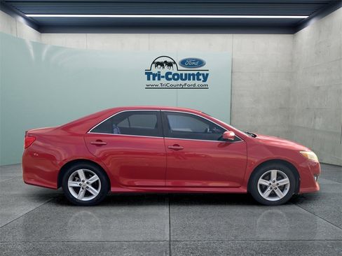 Used 2012 Toyota Camry SE image 7