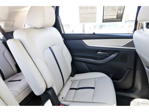 Used 2025 MAZDA CX-90 3.3 Turbo w/ Preferred Package image 10