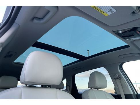 Used 2022 Kia Sorento EX w/ Panoramic Sunroof Package image 22
