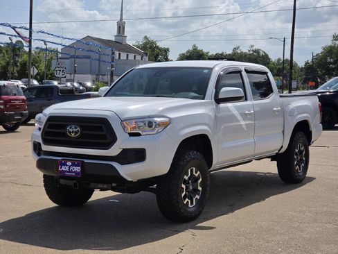 Used 2023 Toyota Tacoma SR AWD/4WD image 3