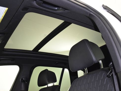 Used 2025 BMW X5 xDrive50e image 24