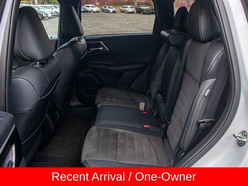 Used 2024 Mitsubishi Outlander AWD image 14