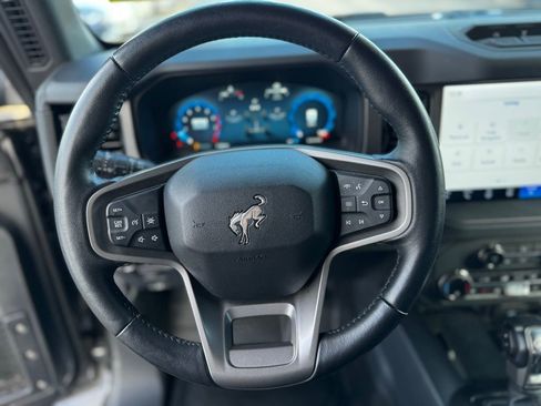 Used 2025 Ford Bronco Badlands image 24