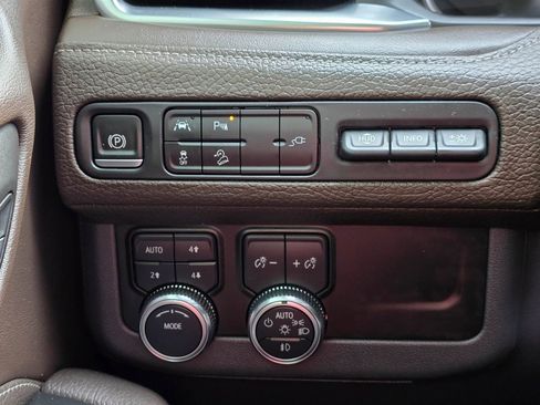 Used 2021 GMC Yukon XL Denali image 29