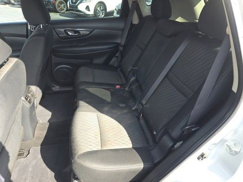 Used 2019 Nissan Rogue SV image 35