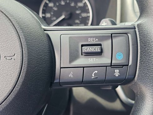 Used 2024 Nissan Rogue SV FWD image 21