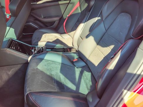 Used 2022 Porsche Panamera GTS image 11