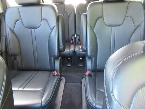Used 2023 Kia Sorento SX FWD image 19