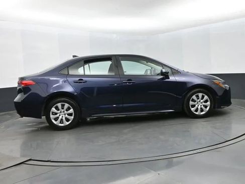 Used 2023 Toyota Corolla LE FWD image 4