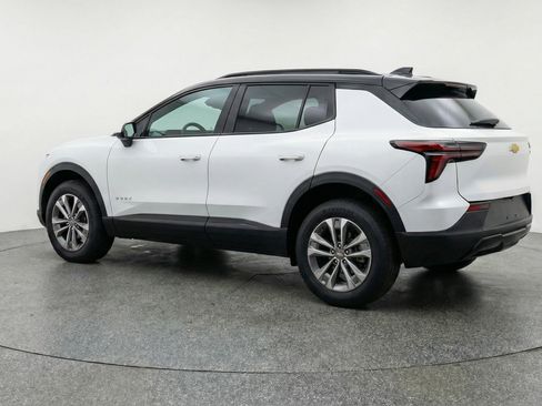 Used 2025 Chevrolet Equinox LT FWD image 9