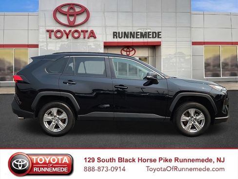 Certified 2025 Toyota RAV4 XLE FWD image 7