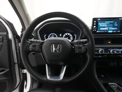 Certified 2025 Honda Pilot Touring image 4