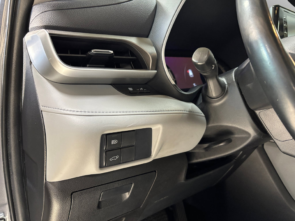 Used 2021 Toyota Highlander XLE FWD image 31