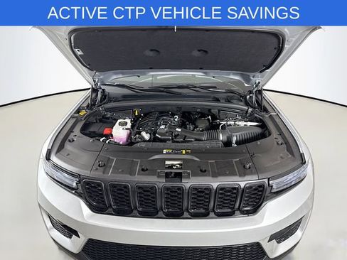 New 2025 Jeep Grand Cherokee Limited w/ Black Appearance Package image 28