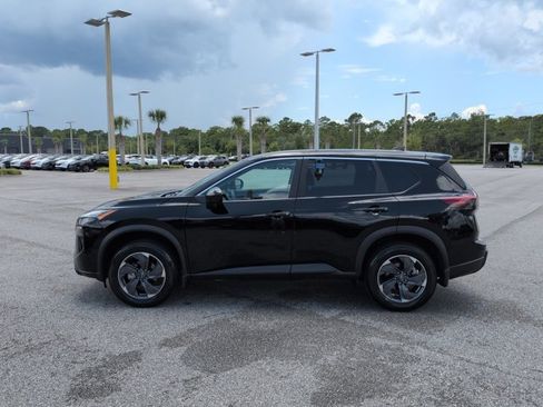 Used 2026 Nissan Rogue SV FWD image 8