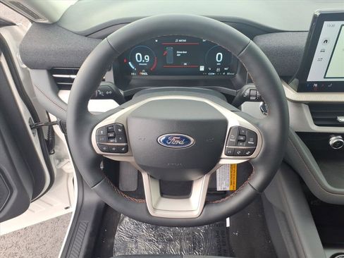 Used 2026 Ford Explorer Active AWD/4WD image 15