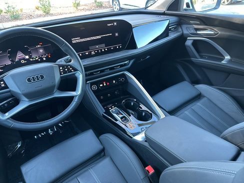 Used 2025 Audi Q5 Premium Plus w/ Premium Plus image 30