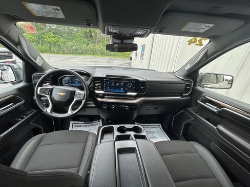 Certified 2024 Chevrolet Silverado 1500 LT AWD/4WD image 15