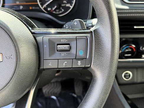 Used 2023 Nissan Rogue SV image 26