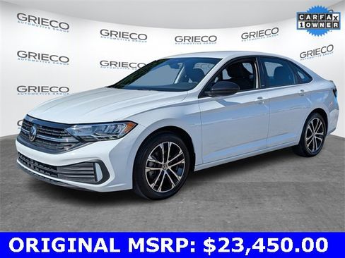 Used 2023 Volkswagen Jetta Sport image 3