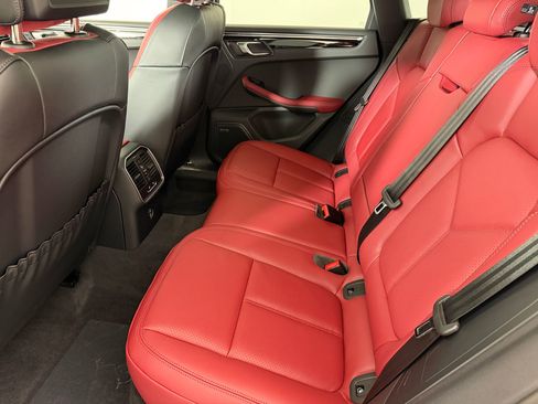 New 2026 Porsche Macan image 16