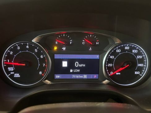 Used 2023 GMC Acadia SLT AWD/4WD image 10