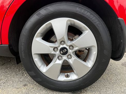 Used 2018 Kia Soul image 29