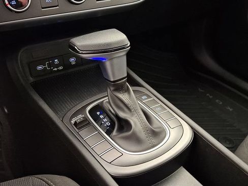 Certified 2025 Hyundai Kona SE FWD image 17