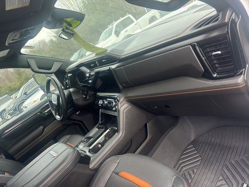 Used 2024 GMC Sierra 2500 AT4 w/ AT4 Preferred Package image 13