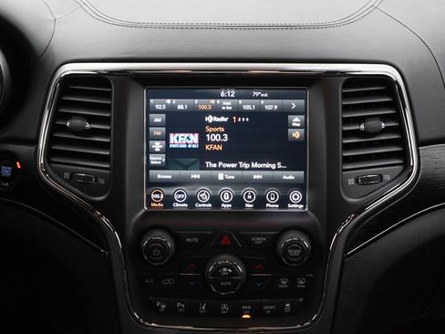 Used 2018 Jeep Grand Cherokee High Altitude AWD/4WD image 16