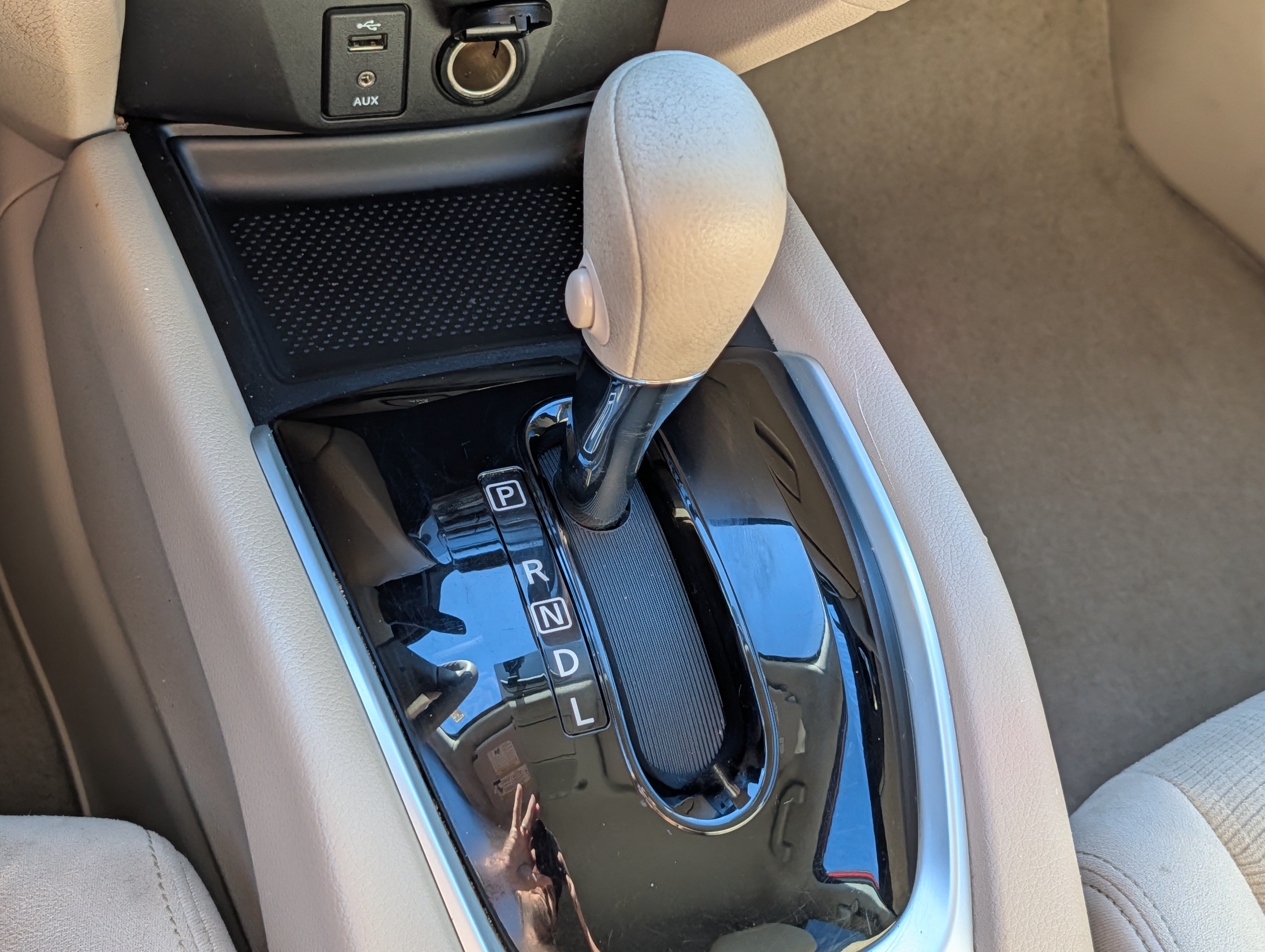 Used 2014 Nissan Rogue SV AWD/4WD image 24