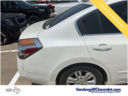 Used 2010 Nissan Altima 2.5 SL w/ SL Pkg FWD image 4