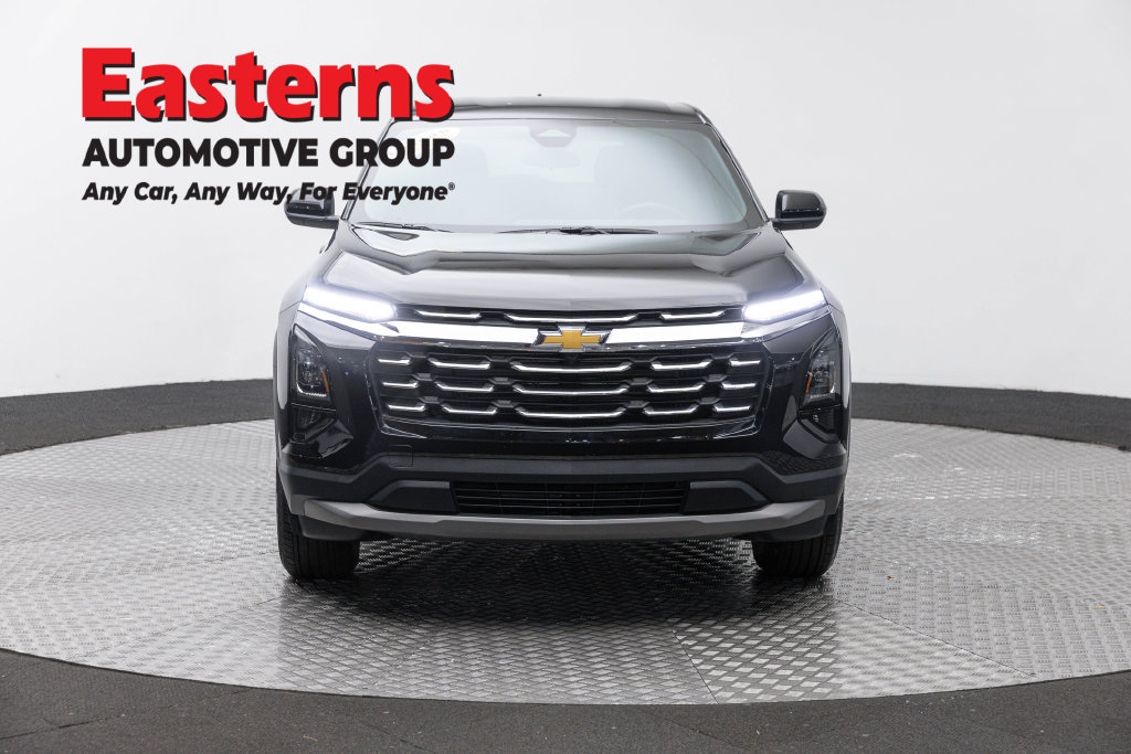 Used 2026 Chevrolet Equinox LT AWD/4WD image 3