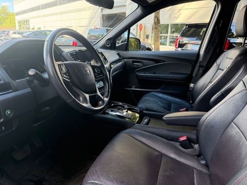 Used 2021 Honda Pilot Black Edition image 13