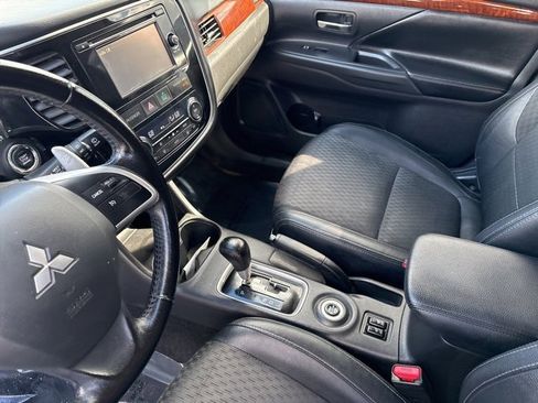 Used 2015 Mitsubishi Outlander GT image 16