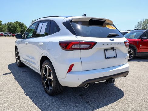 Used 2023 Ford Escape ST-Line Select w/ Tech Pack #2 AWD/4WD image 3