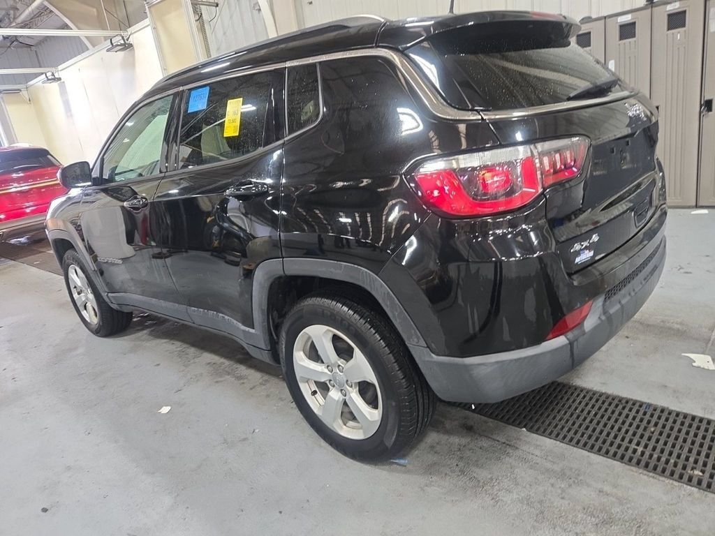 Used 2019 Jeep Compass Latitude w/ Cold Weather Group AWD/4WD image 4