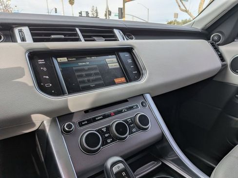 Used 2014 Land Rover Range Rover Sport HSE image 13