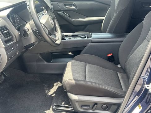 Used 2025 Nissan Rogue SV AWD/4WD image 9