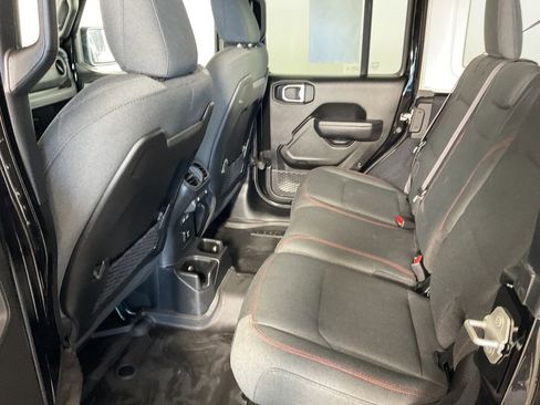 Used 2024 Jeep Wrangler Unlimited Rubicon w/ Technology Group image 19