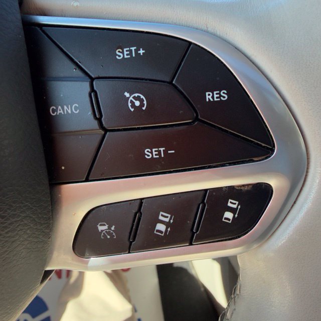 Used 2021 Chrysler Pacifica Limited FWD image 26