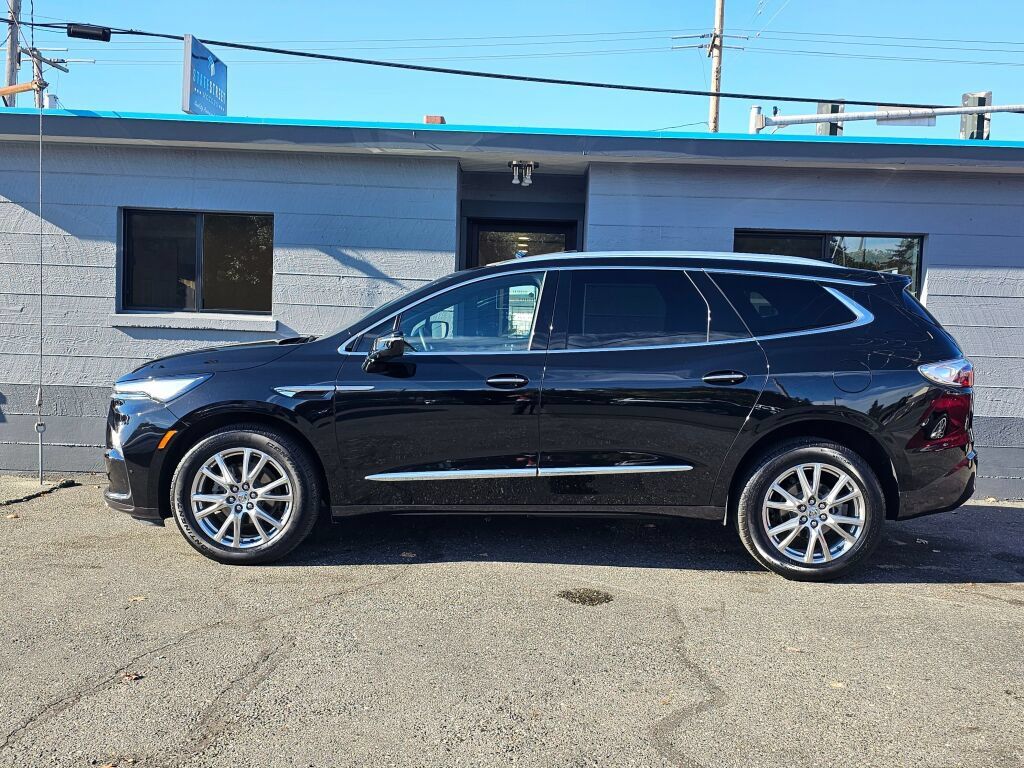Used 2023 Buick Enclave Essence w/ Experience Buick Package AWD/4WD image 3