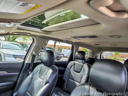 Used 2021 Kia Telluride EX w/ EX Premium Package FWD image 10