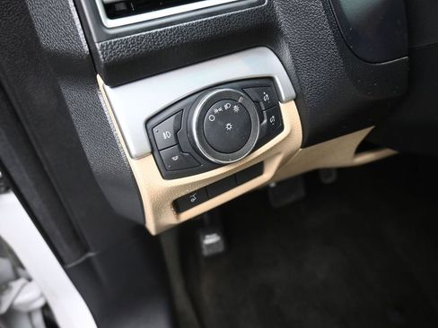 Used 2016 Ford Explorer XLT w/ Equipment Group 201A FWD image 13